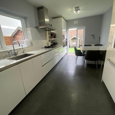 Private Rooms In Excellent Family House ,Zone 2 London Kültér fotó