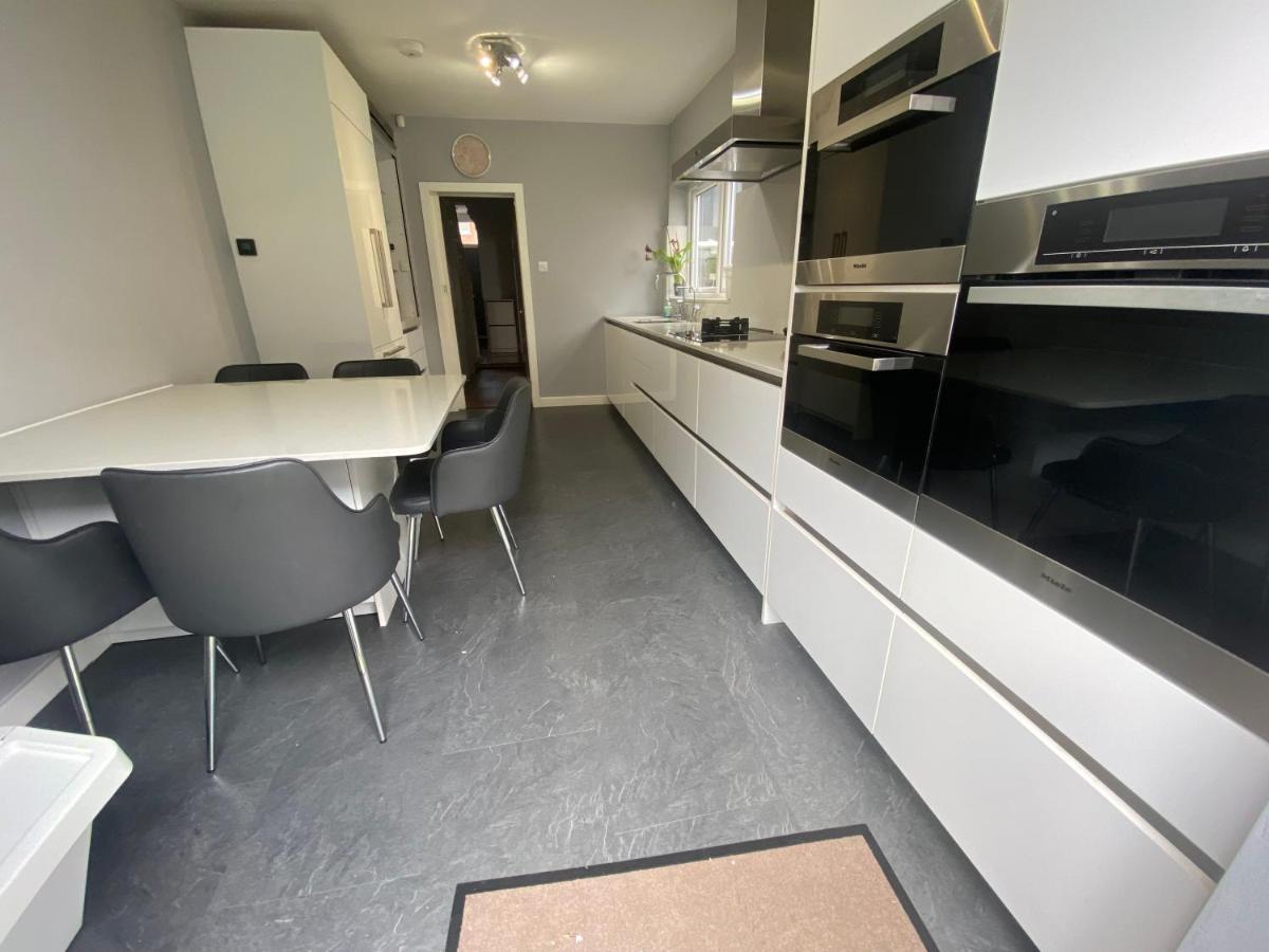 Private Rooms In Excellent Family House ,Zone 2 London Kültér fotó